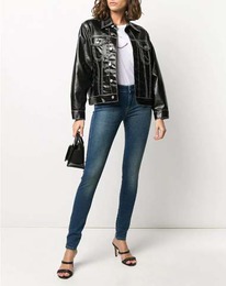 ������ Versace , ��������, 26 � 28 �������